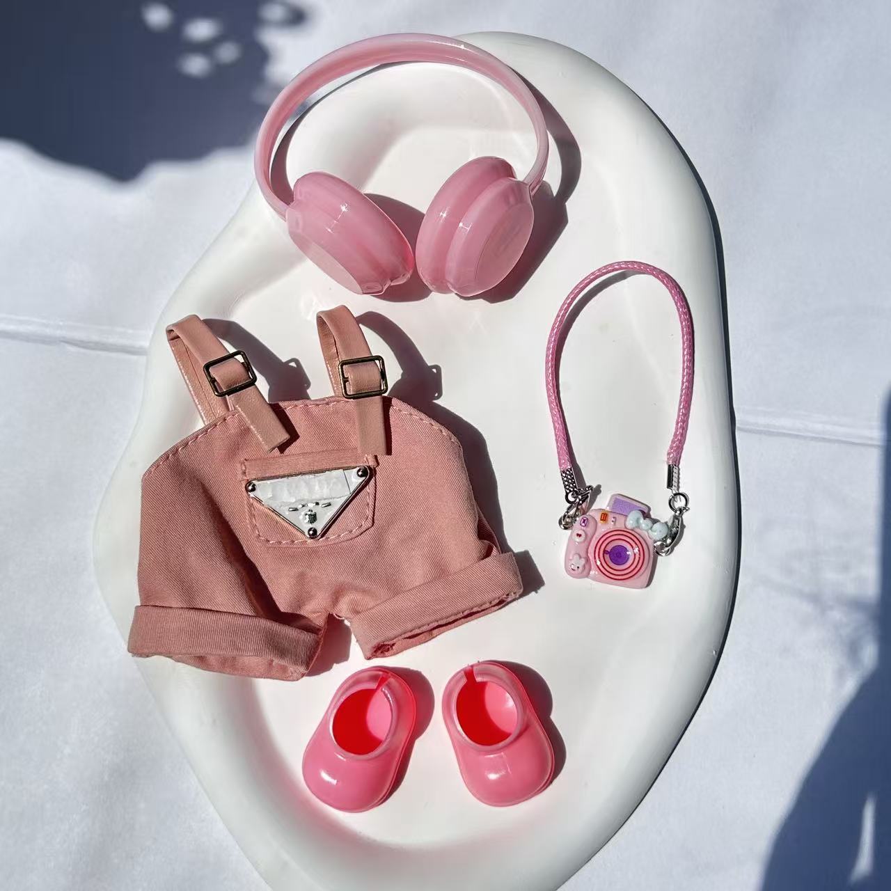 Solo las muñecas de 17cm labubu auriculares, gafas y zapatos envueltos en un paquete completo de reemplazo con ropa de primera, segunda y tercera generación labubu