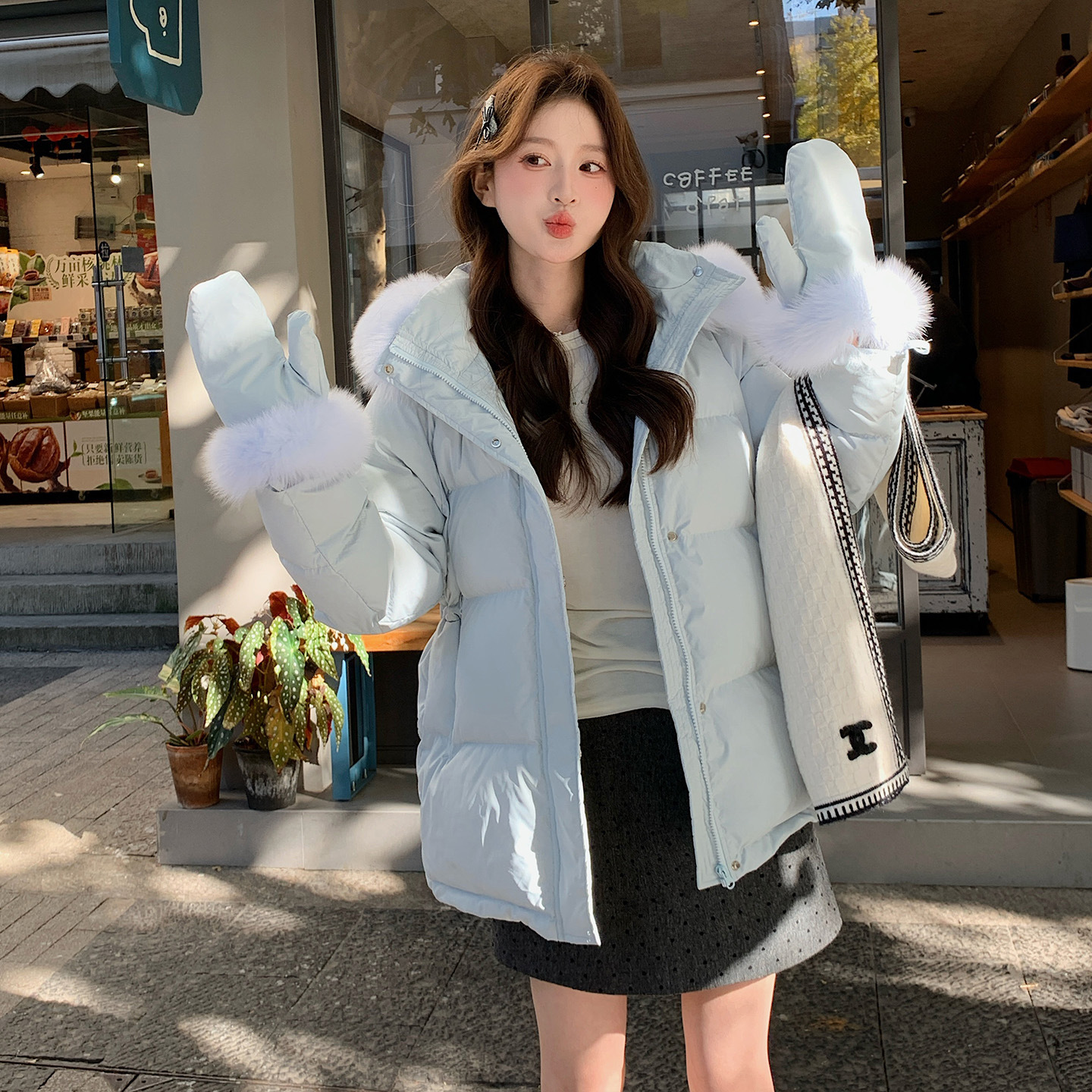 Down Jacket Women's 2025 Winter New Thickeneded Warm Waist Slimming Look 90 White Duck down Fox Fur Jacket Sh8813