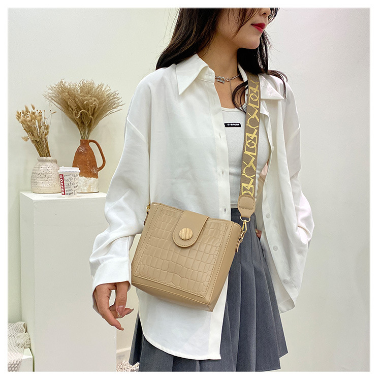 Fashion Embossed Button Small Bag display picture 14