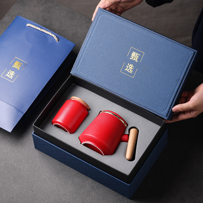 Wenchuang estilo cerámico chino de tres piezas taza de té taza de filtro taza de agua taza de marca regalo esculpido LOGO nombre