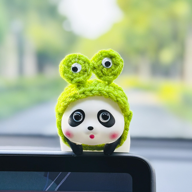 Lindos adornos de interior de coche panda, celebridades de Internet, consola central de coche, pequeños adornos de pantalla, accesorios de decoración de coche para niñas