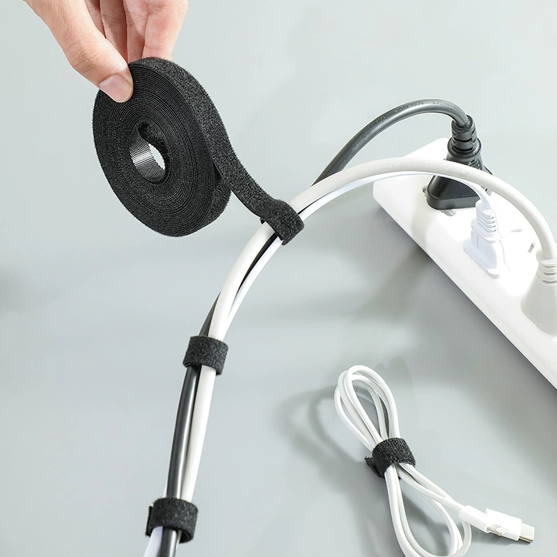 Хранительная система с Velcro, зарядка наушников, стяжки для кабелей, клипсы включены