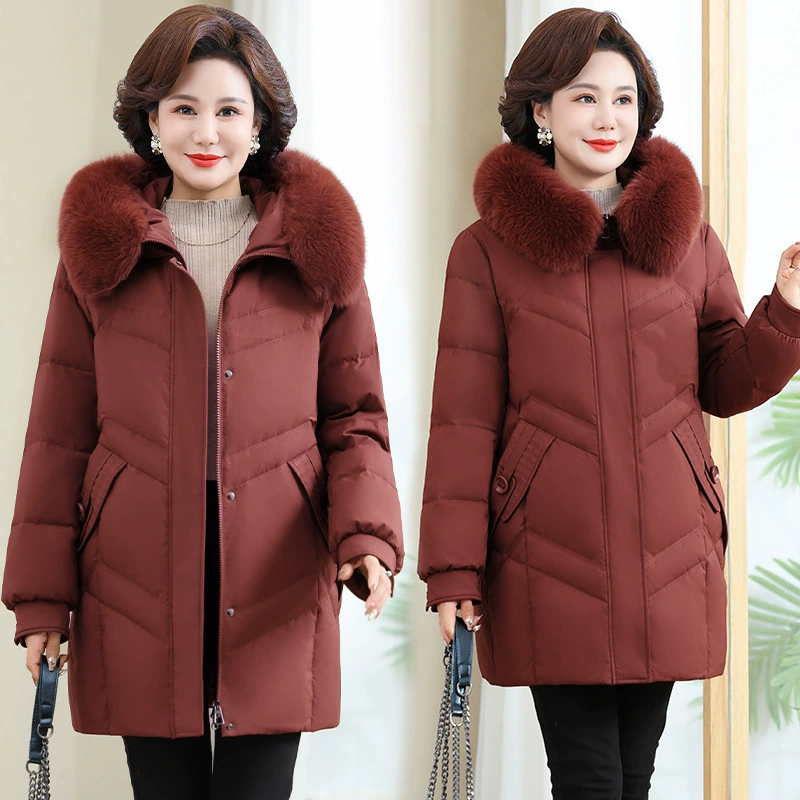 Мама маленький пуховик женский короткий 2024 новый зимний плюс жир увеличивается средний возраст 40 лет 50 пальто маленький человек