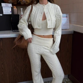 毛衣;连衣裙;时尚休闲套装