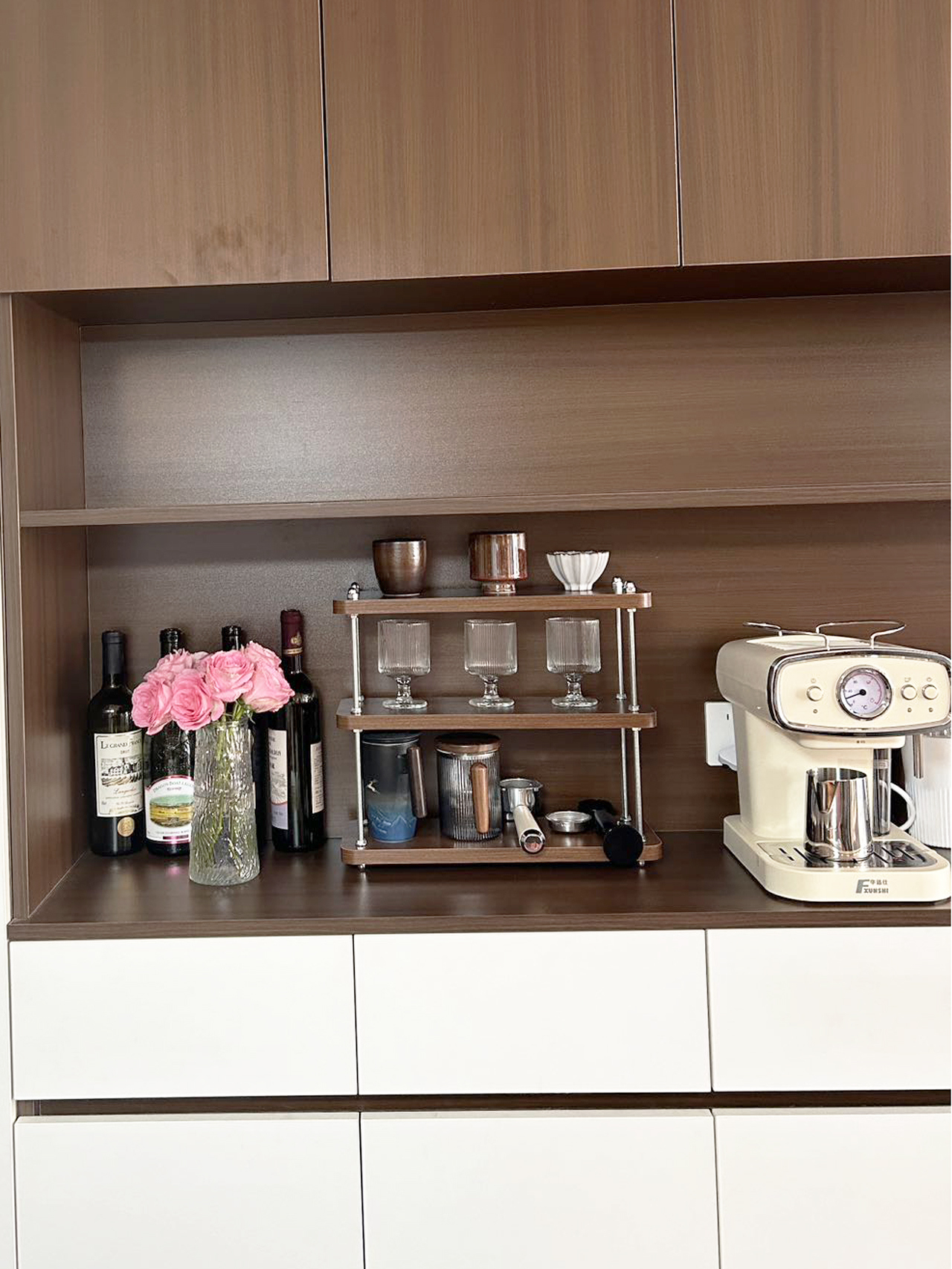 Café de madera sólida taza de esquina tablero de comedor barra de almacenamiento estante de tazas de agua utensilios de diseño de estante de exhibición