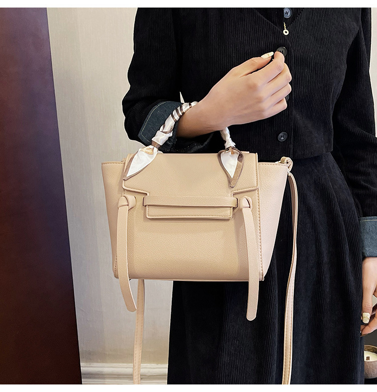 Bolso de moda y estilo occidental de moda bolso de mensajero de un solo hombro de diseño de nicho bolso cuadrado pequeño coreano de color sólido