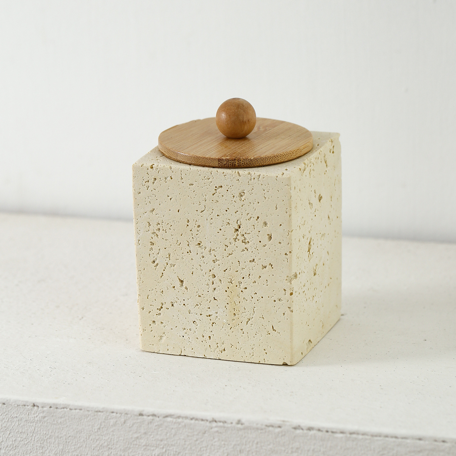 Túnel de viento silencioso almacena siete conjuntos de tazas de enjuague bucal, soporte de cepillo de dientes, botella de emulsión, botella de fragancia, bandeja de jabón, mesa de lavado