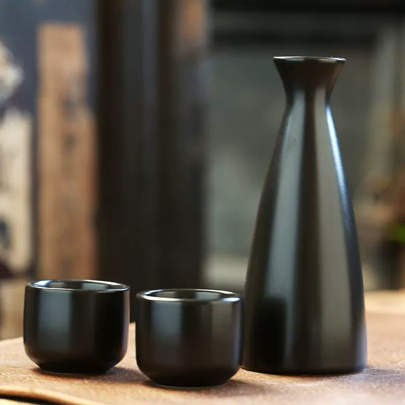 供应陶瓷酒壶 二两陶瓷分酒器 倒酒壶 白酒酒具批发