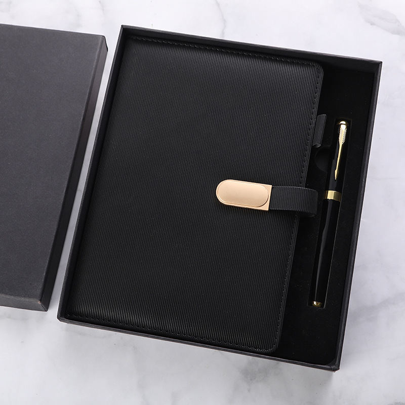 Cuaderno negro traje