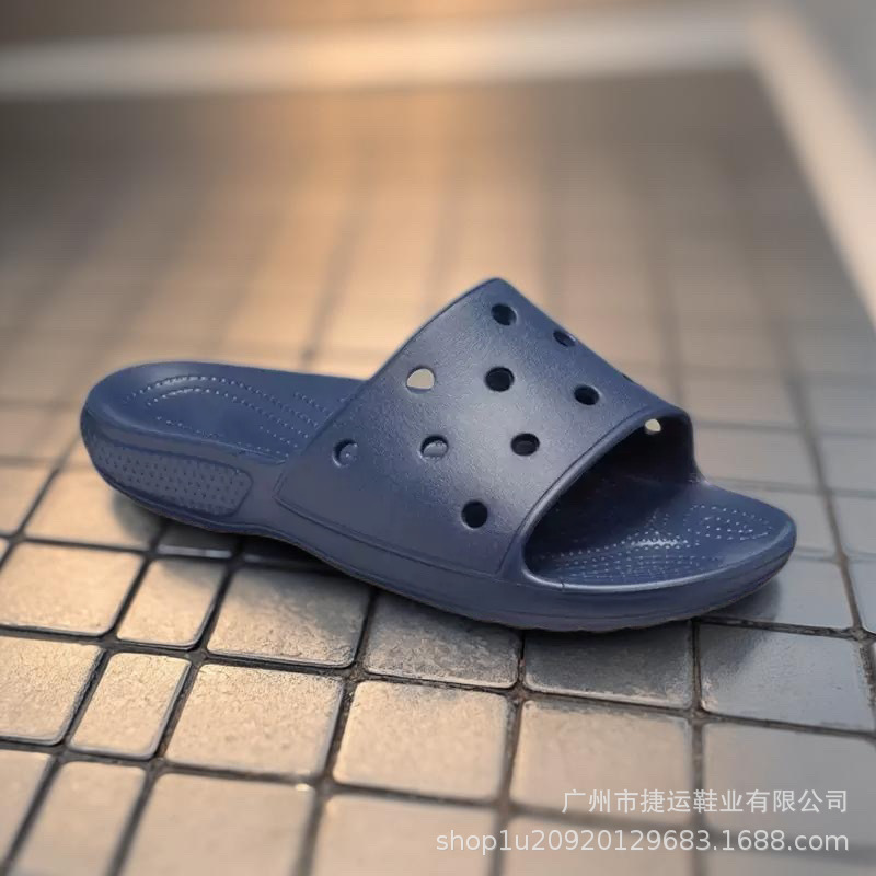 One-Piece Flat-Soled Perforated Slip-On Sandals 2026 New Model Comfortable Unisex Outdoor Beach Shoes Casual Slippers One-Piece Flat-Soled Perforated Slip-On Sandals 2026 New Model Comfortable Unisex Outdoor Beach Shoes Casual Slippers