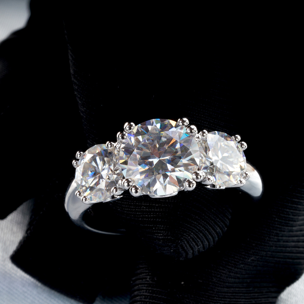 Europa y los Estados Unidos explotaron tres piedras de 5 quilates D color anillo de piedra de moissanita s925 plata galvanizado anillo de oro k ventas calientes