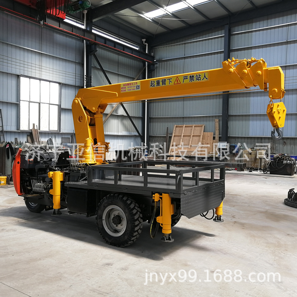 三轮自备小吊机 农用三轮随车吊 3吨园林移树三蹦子吊车