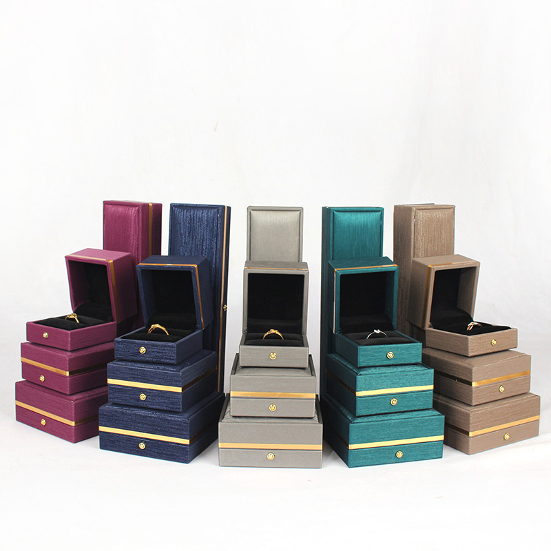 厂家现货 金属边直角首饰盒戒指吊坠手镯项链珠宝盒 月光宝盒送礼