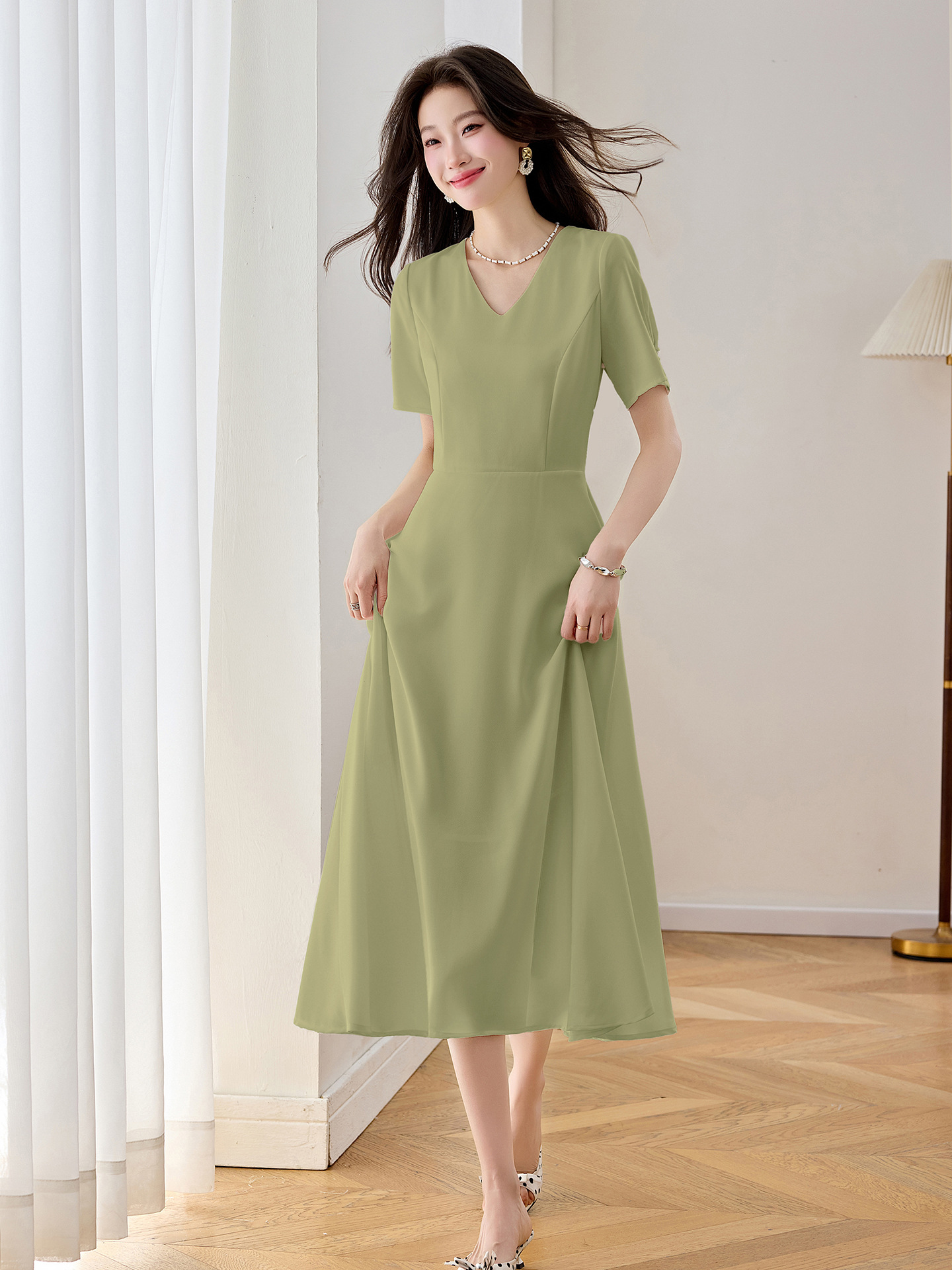 Đầm maxi nữ thắt eo cổ V dáng dài phối màu trơn — màu xanh đậm, màu tím, màu trắng