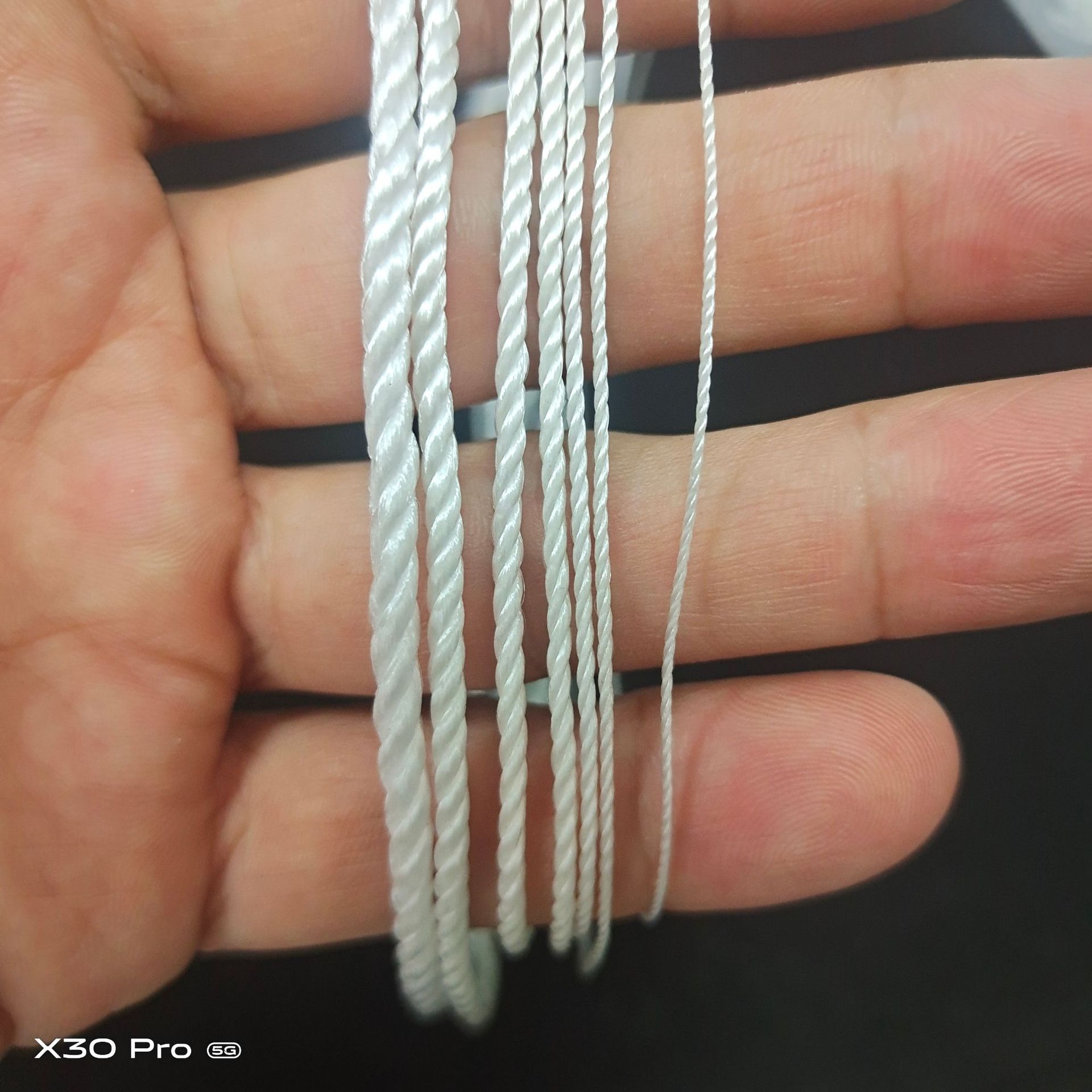 白色3股高强尼龙编织扭绳三股麻花服装吊牌线锦纶渔具线网绳耐磨