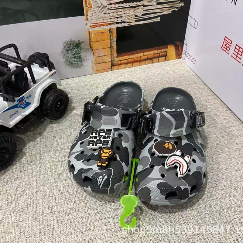 Cross New Model Beipu Ape Head Clogs Dopamine Style Parent-Child Sandals Outdoor Lightweight Beach Non-Slip Shoes Cross New Model Beipu Ape Head Clogs Dopamine Style Parent-Child Sandals Outdoor Lightweight Beach Non-Slip Shoes