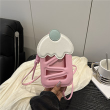 �n��r���֙C�������OӋ�U��ŮʿС���������ɐۙ��ҵ���б���Ů