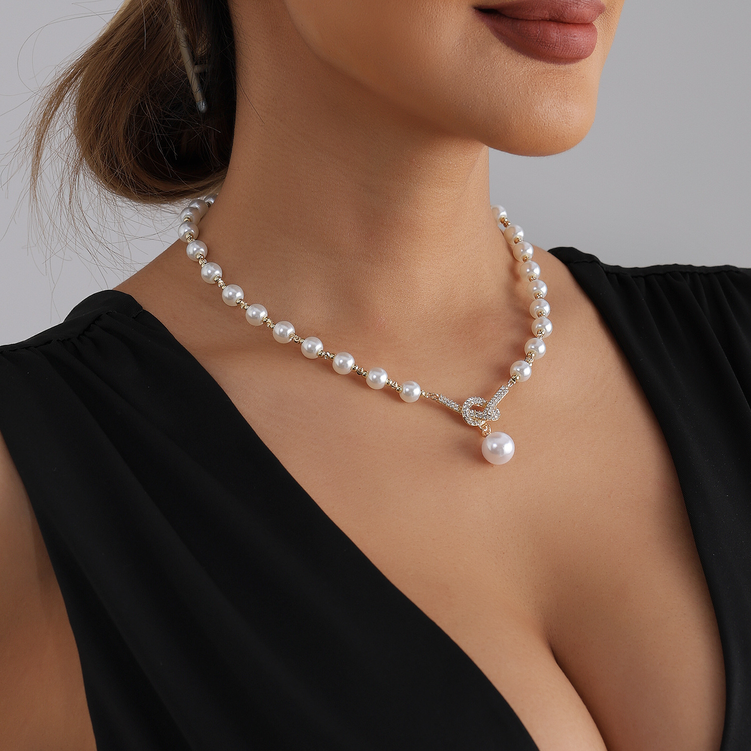 retro accessory pearl