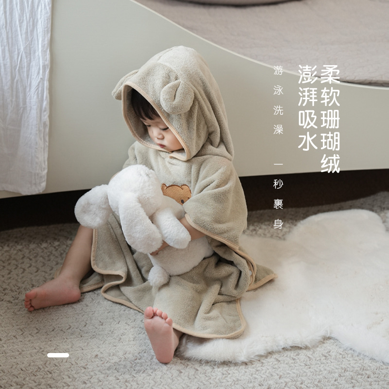 Albornoz de lana de coral para niños nueva capa de dibujos animados Toalla de baño portátil con capucha bebé baño capa Toalla de playa con sombrero