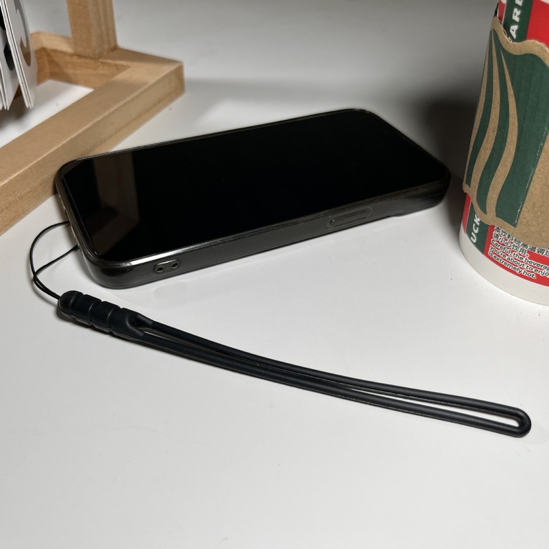 携帯電話のストラップの手首の短い携帯電話のチェーンの鍵のuディスクの部品の液体のシリカゲルのエアポッドプロの2ストラップを適用します。|undefined