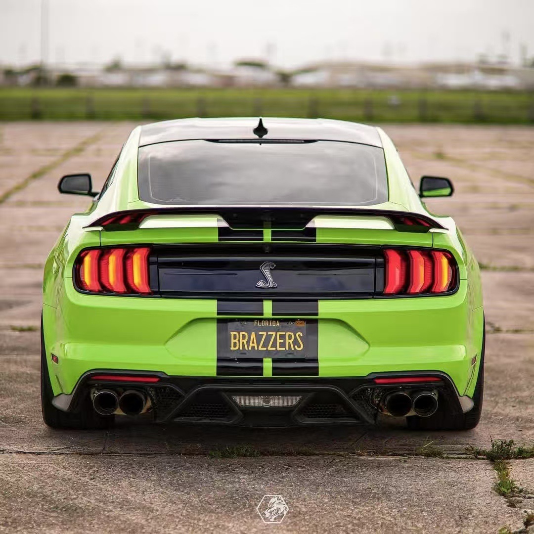 Suitable for Ford Mustang Mustang15-23 GT modified large tail GT500 non-perforated rear spoiler