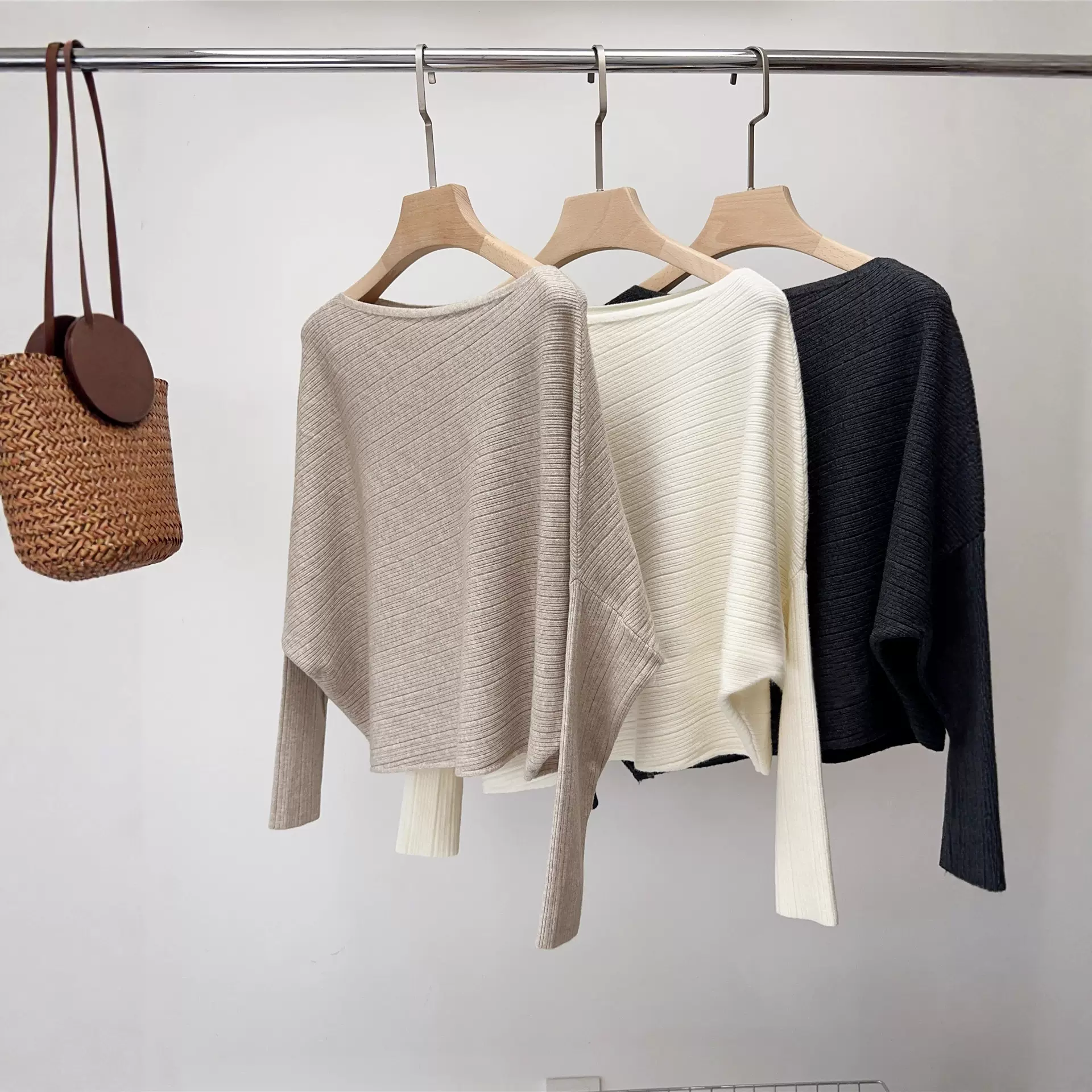 秋装女装高级感不规则宽松毛衣针织衫韩系慵懒风穿搭长袖打底上衣