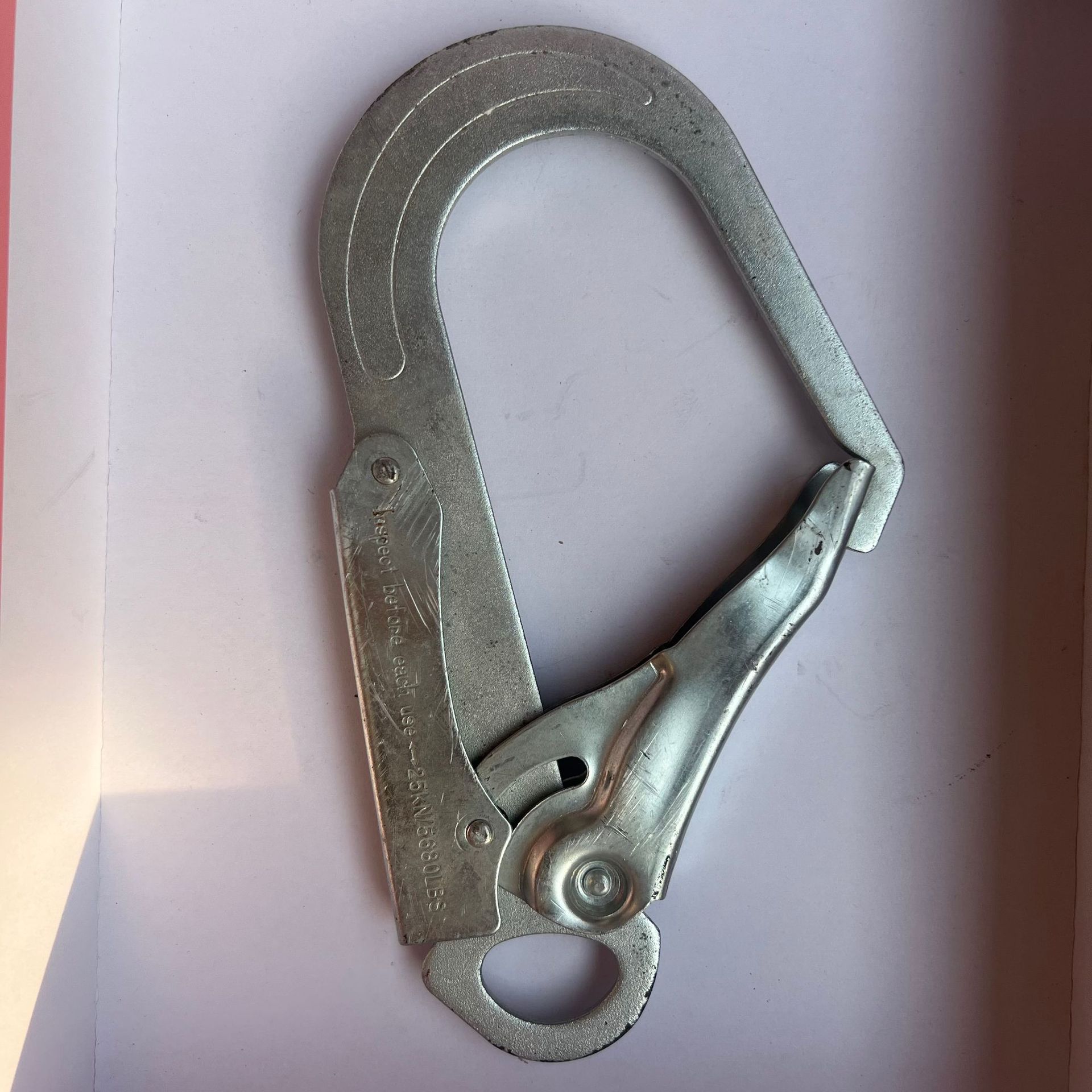 高空作业安全带大挂钩大开口保险钩户外拓展自锁防脱吊钩挂钢管钩