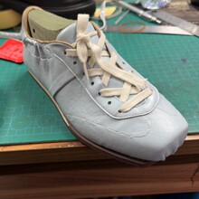 FOOT INDUSTRY���¹��I 2025�ļ��¿�^�������ӖŮЬ�\���{