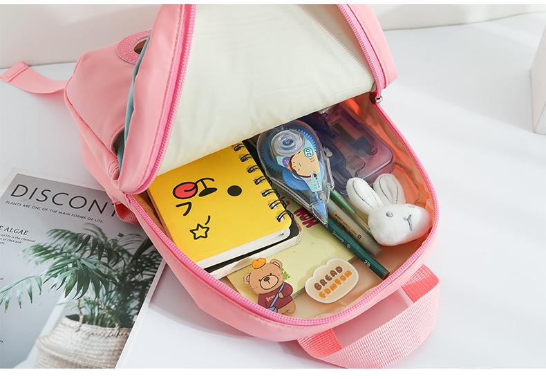 The 2022 new children's schoolbag is cartoonish and cute, transforming into a plush cat backpack for girls and kindergartens undefined