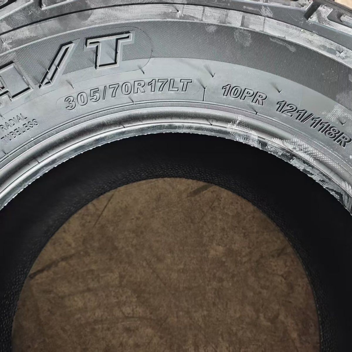 Brand new off-road tire 305/70R17LT 10PR thickened Wrangler Mobo off-road AT 305/70R17