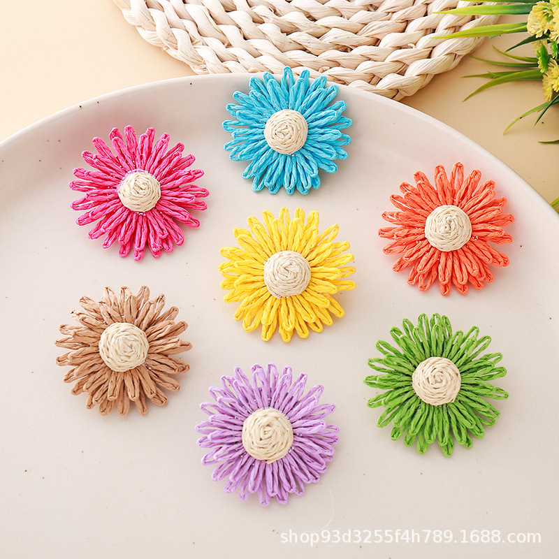 Bohemian Resort Style Hand-Woven Raffia Floral European and American Contrasting Flower Clothing Earrings Accessories Wholesale Bohemian Resort Style Hand-Woven Raffia Floral European and American Contrasting Flower Clothing Earrings Accessories Wholesale