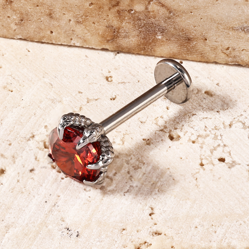 16G labret stud size and finish detail