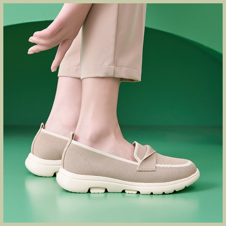 B888-2 Otoño Invierno 2025 Nuevos Zapatos de Mamá Antideslizantes Transpirables de Suela Suave con Bloques de Color para Mujer_voghion.com