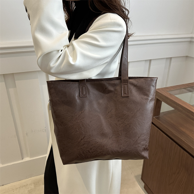 Bolsa de hombro casual para mujeres 2024 nueva moda para el trabajo en clase, bolsas de ocio de viaje, gran capacidad, bolsas de gran tamaño simples