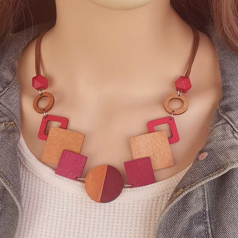 Collar de babero de chip de madera geométrico vintage hecho a mano colgante de madera collar transfronterizo nuevos accesorios al por mayor