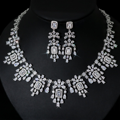 European and American fashion popular retro square zirconia necklace earrings wedding bride wedding dress evening gown model jewelry
