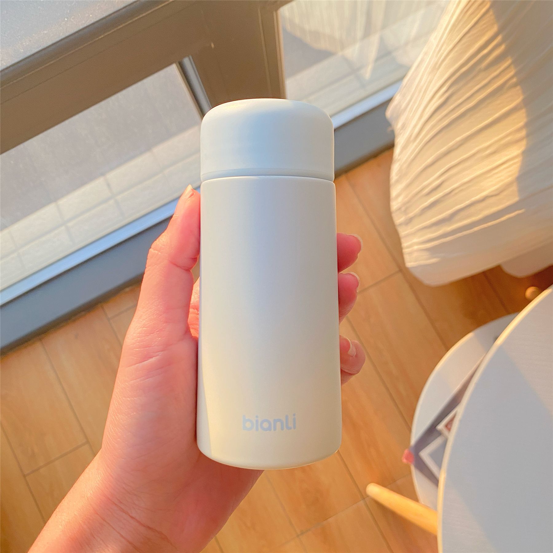 Super pequeño mini taza de vacío pequeño tamaño pequeño taza de agua portátil con colador hembra lindo Super lindo bolsillo mini taza