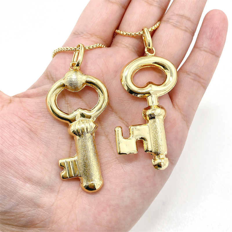 Copper Material Wholesale Jewelry Retro Exaggerated Key Copper Plating Key Pendant Necklace