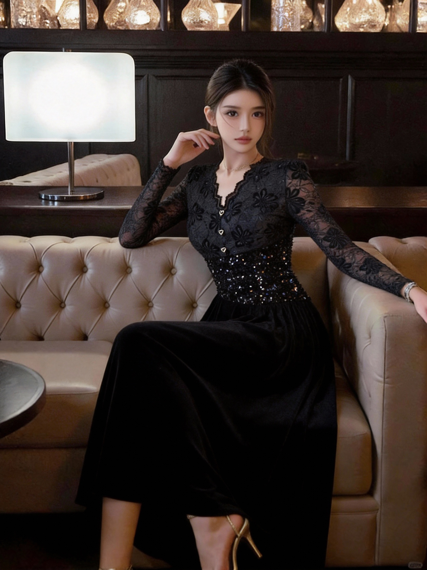 Đầm nữ cổ V ren phối sequin thắt eo nhung mềm mại — đen