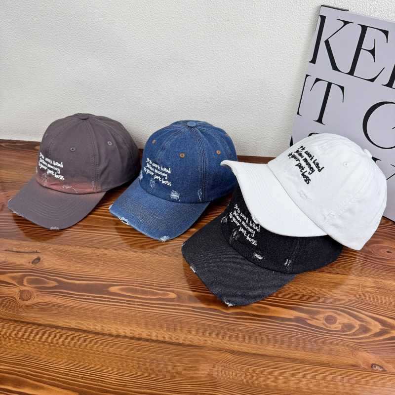 Al por mayor Corea del Sur 2025 nueva letra sombrero de béisbol gradiente mujer cara pequeña americana retro bordado sombrero de lengua