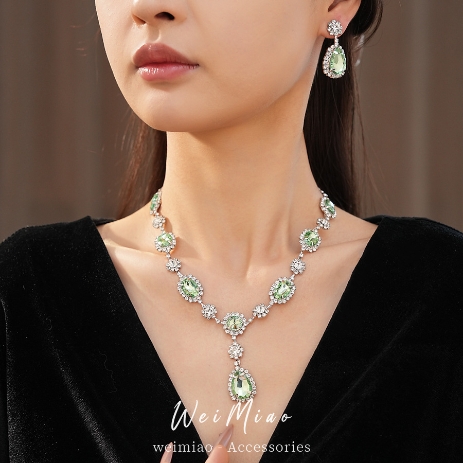 Palacio de diamantes de gota de agua oval collar de pernos de orejas ligero lujo de alta sensación cadena de clavícula temperamento conjunto de joyas mujeres image 3