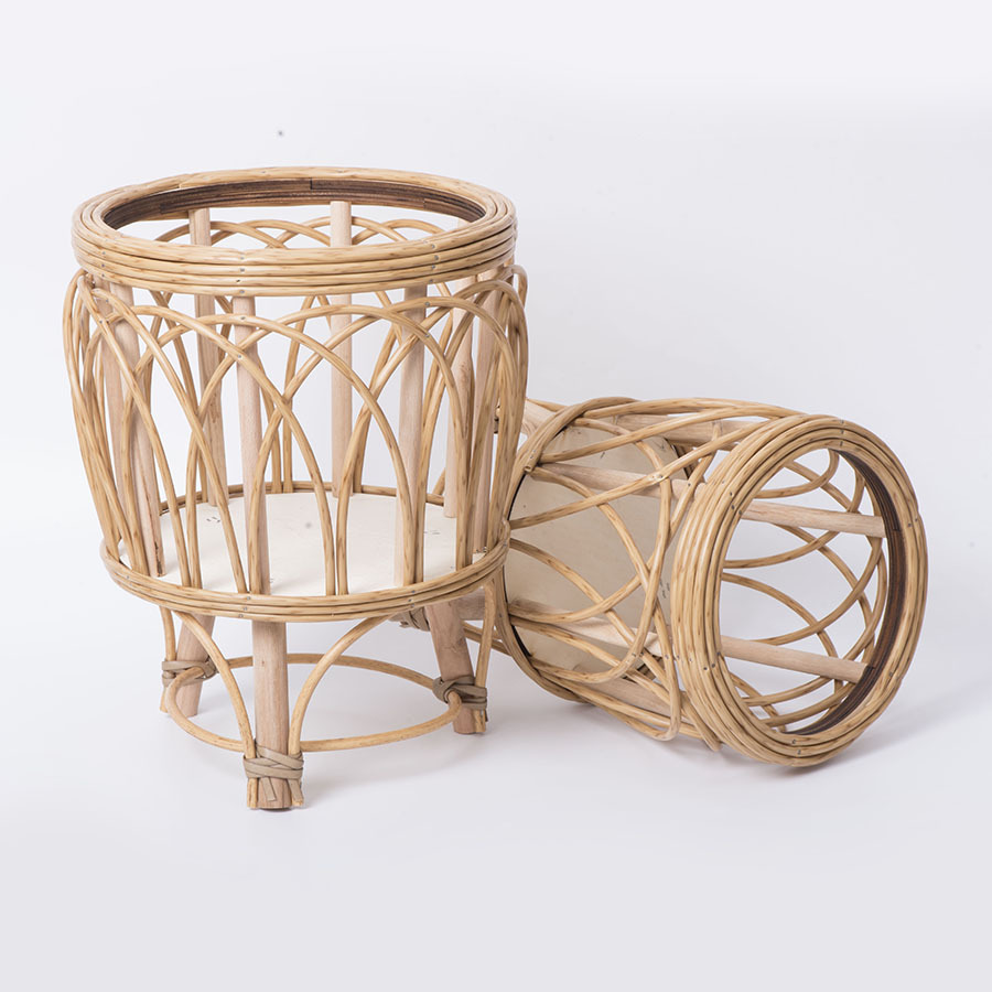 Pequeño pedido de estilo nórdico pastoral de viento de caña estante de maceta tipo estante de suelo para dibujar un gran descuento a medida