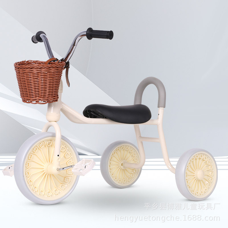 El coche de pedales para bebés se utiliza principalmente para vehículos infantiles transfronterizos, adecuado para niños de 1 a 3 años, cochecitos para niños de 3 a 5 años, triciclos con vista panorámica.