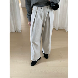 女式衬衫;女式T恤;半身裙