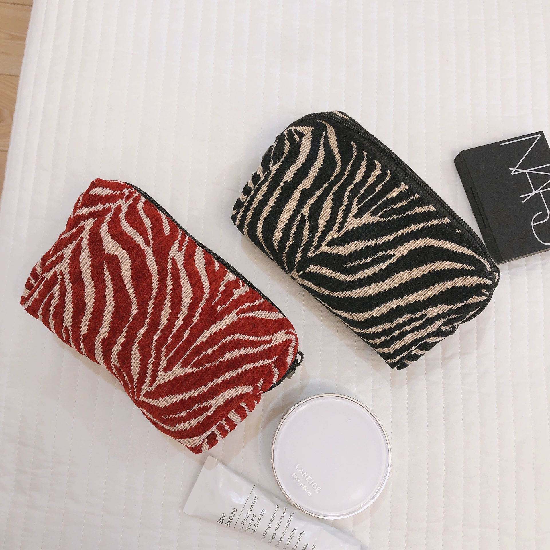 [Тканевая сумка Suxi] Осенне-зимняя новая косметичка для маленьких лодок, сумка для хранения губной помады на воздушной подушке, удобная модная маленькая сумочка