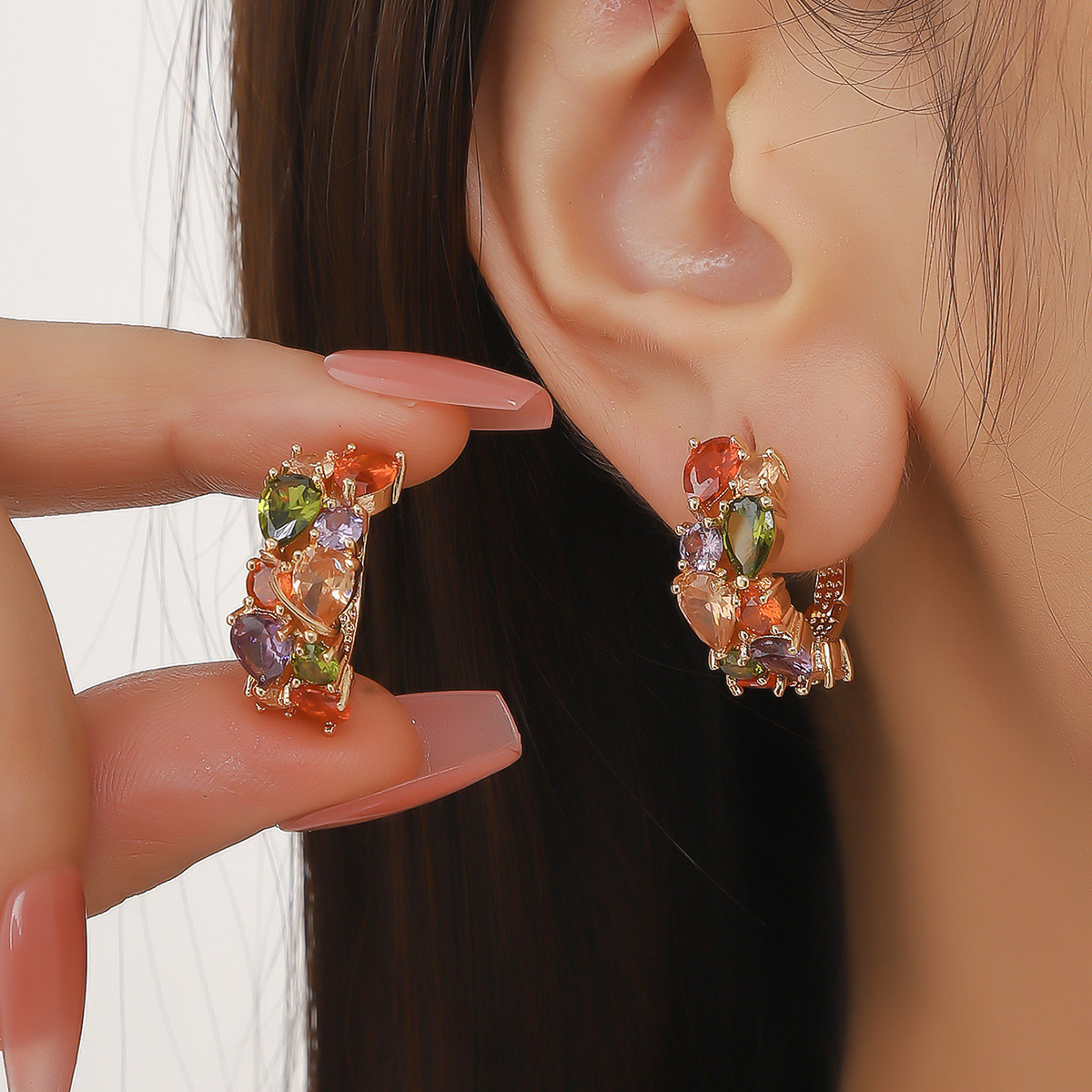 La moda coreana de los pernos de orejas Europa y los Estados Unidos venta caliente de bronce de cristal pendientes de cristal de color pendientes de orejas transfronterizas joyas de orejas al por mayor