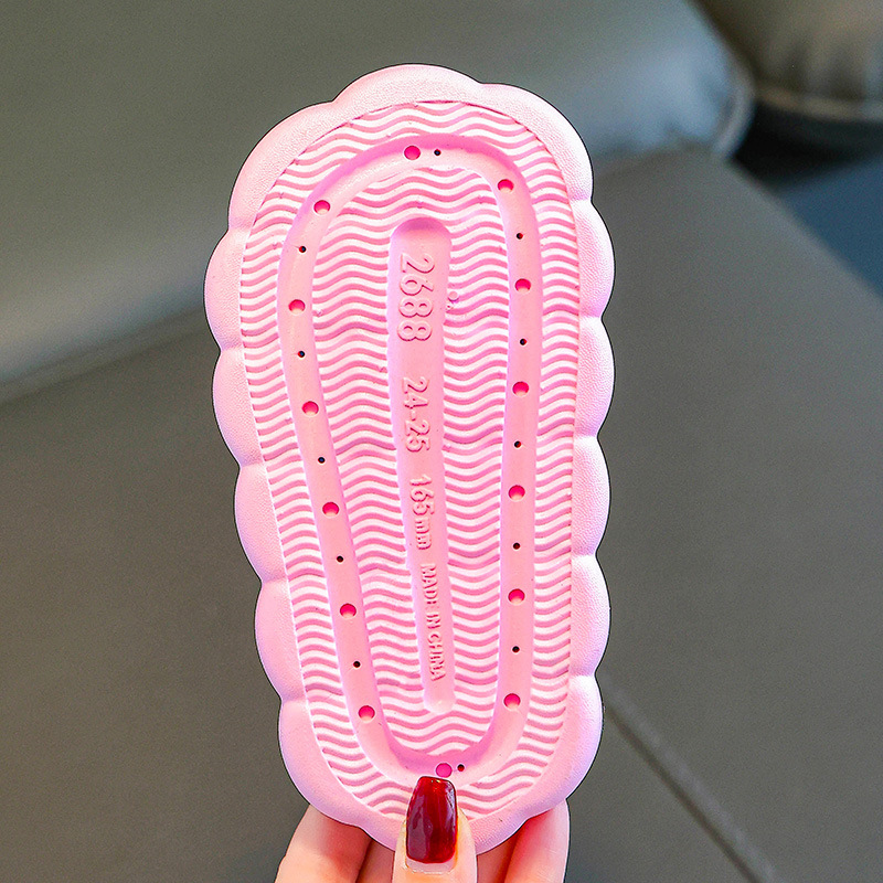 Zapatillas para niños Dibujos animados Sanrio Niñas Suela blanda Niños pequeños y medianos Hogar al aire libre lindo baño Zapatillas antideslizantes para niñas