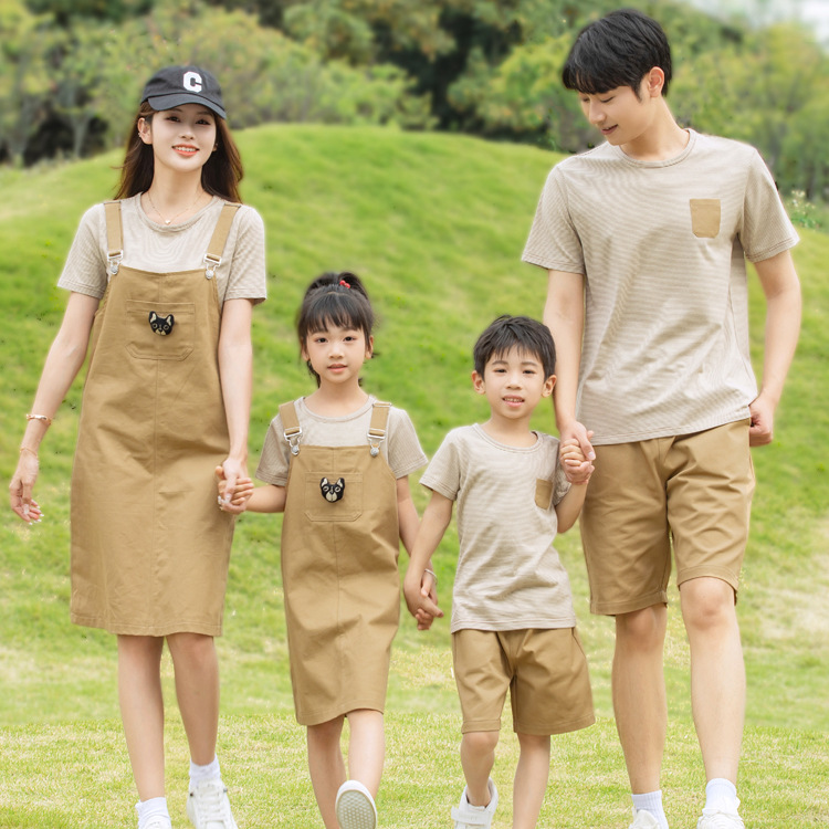 2025 versión coreana de ropa para padres e hijos, familia a rayas, familia de tres, familia de cuatro, decoración del hogar de verano de alta gama, vestido familiar de madre e hija, moda