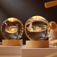 光る銀河宇宙飛行士3D内彫クリスタルボールナイトライト木製台座付きクリエイティブデスクトップ装飾誕生日プレゼント