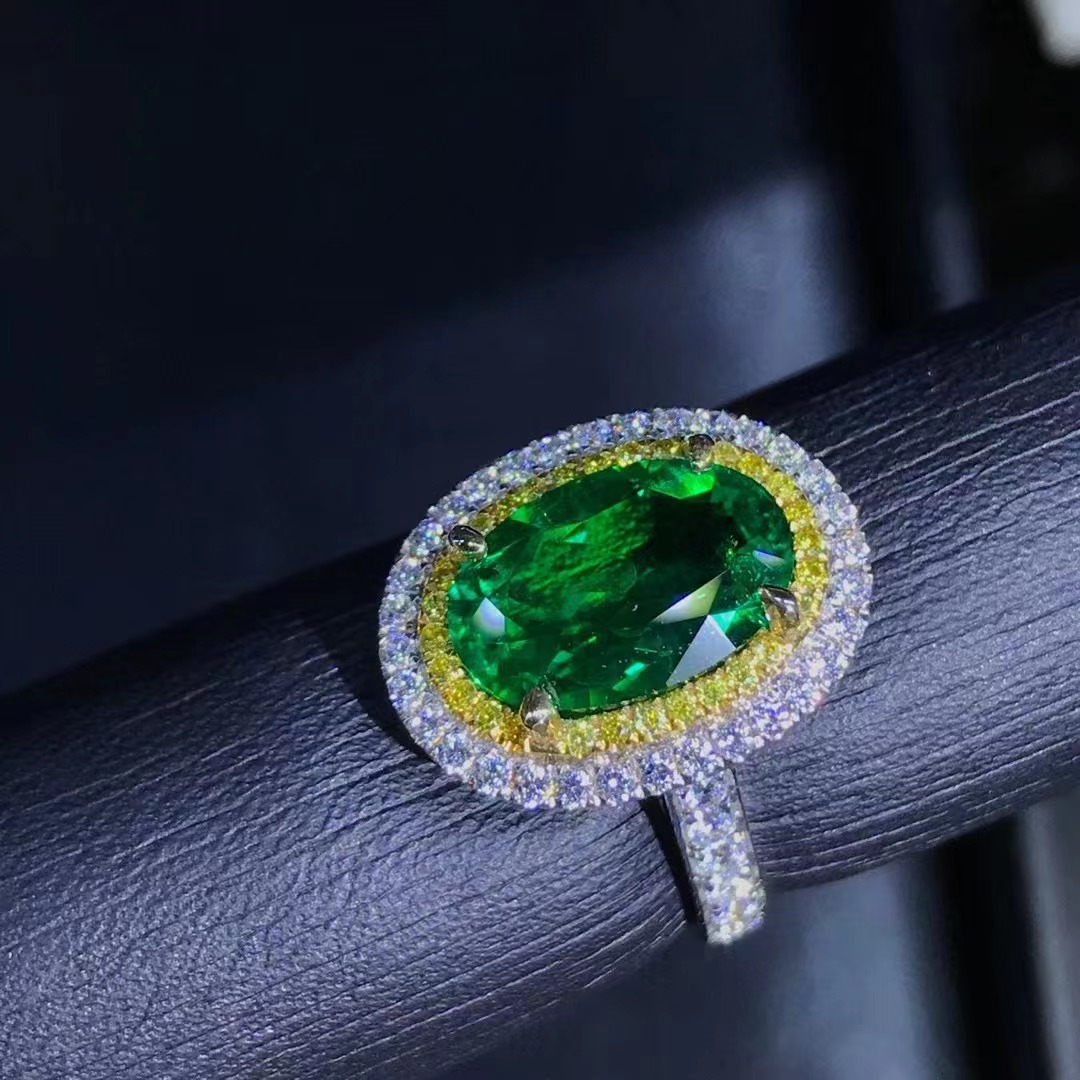 Anillo esmeralda cultivado colombiano de 2.72 quilates de oro 9 quilates con anillo de diamante de alto carbono
